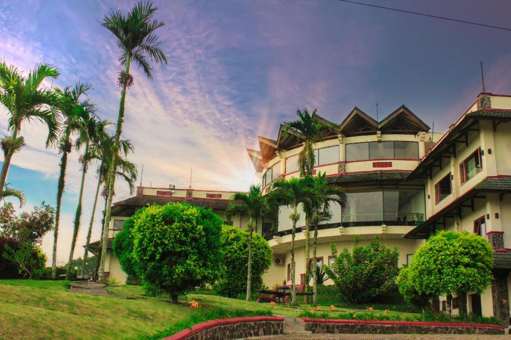 Hotel Menarik di Bukittinggi dan Padang