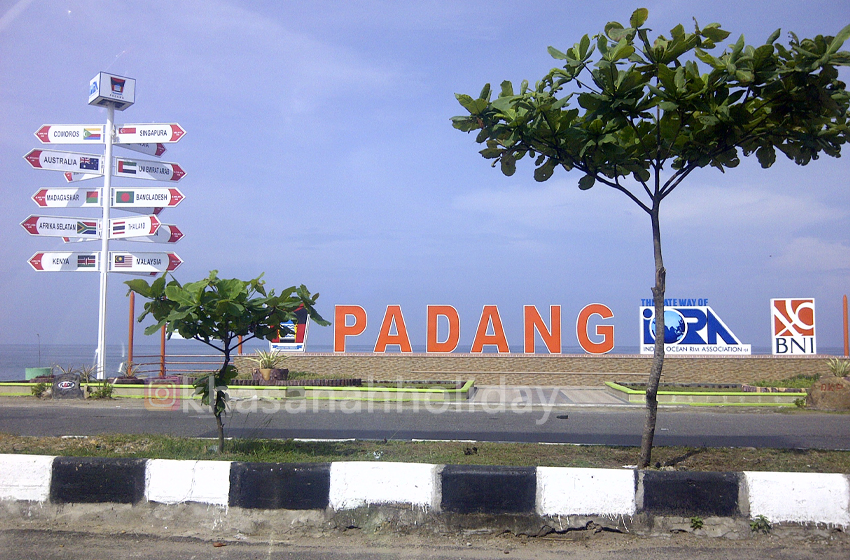 Pantai Pelancongan Padang